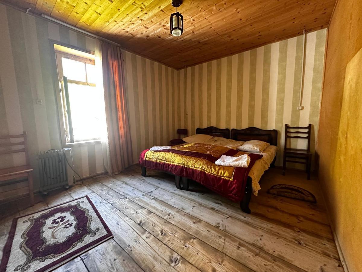 Guesthouse Angelina Ushguli Exterior photo