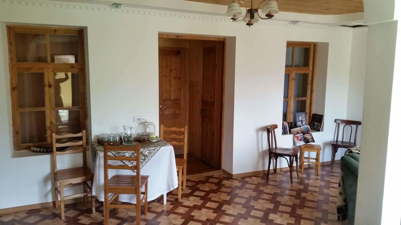 Guesthouse Angelina Ushguli Exterior photo